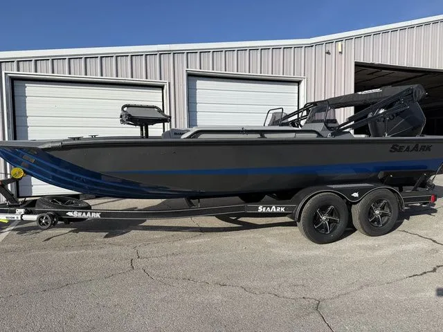 Slide: The Image of SeaArk Easy 200 2026 - 2