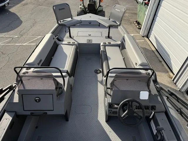 Slide: The Image of SeaArk Easy 200 2026 - 20