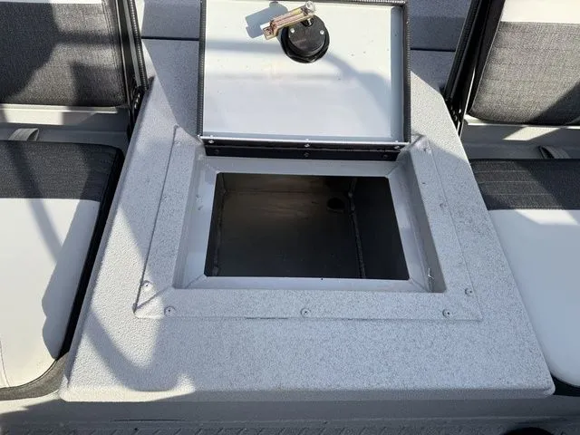 Slide: The Image of SeaArk Easy 200 2026 - 21