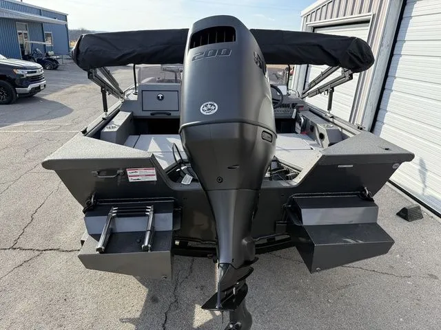 Slide: The Image of SeaArk Easy 200 2026 - 5