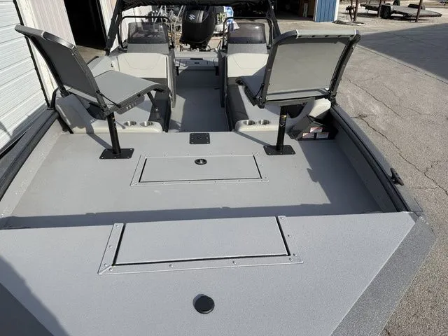 Slide: The Image of SeaArk Easy 200 2026 - 7