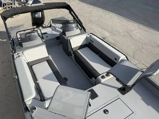 Slide: The Image of SeaArk Easy 200 2026 - 8