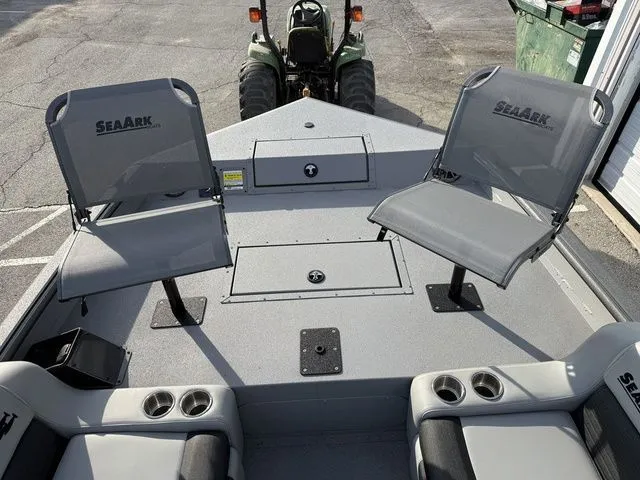 Slide: The Image of SeaArk Easy 200 2026 - 9