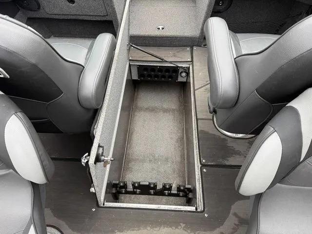 Slide: The Image of Lund 2275 Baron Sport 2020 - 18