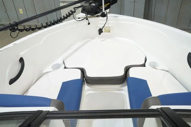 Slide: The Image of Tahoe 450 TF 2018 - 12