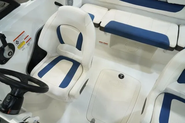 Slide: The Image of Tahoe 450 TF 2018 - 15