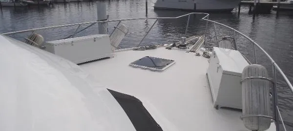 Slide: The Image of Hatteras Motor Yacht 1995 - 7