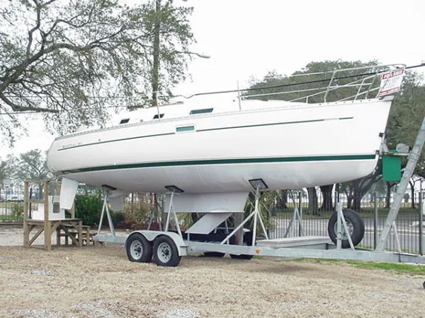 Slide: The Image of Beneteau 311 Centerboard 2000 - 2