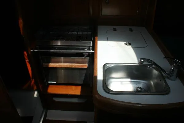 Slide: The Image of Beneteau 311 Centerboard 2000 - 8