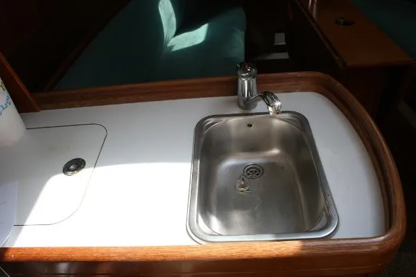 Slide: The Image of Beneteau 311 Centerboard 2000 - 9