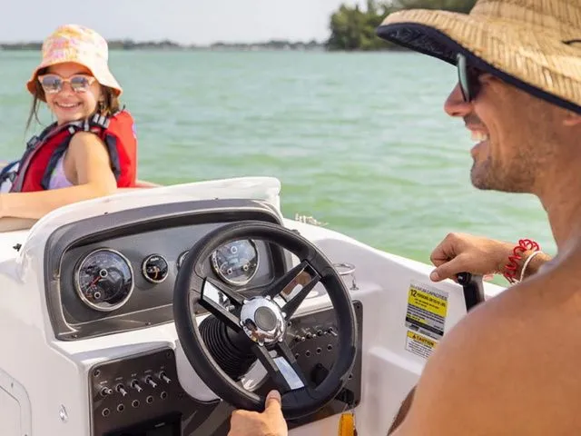 Slide: The Image of Hurricane SunDeck Sport 201 OB 2023 - 14