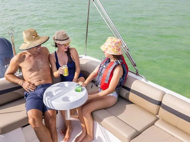 Slide: The Image of Hurricane SunDeck Sport 201 OB 2023 - 15