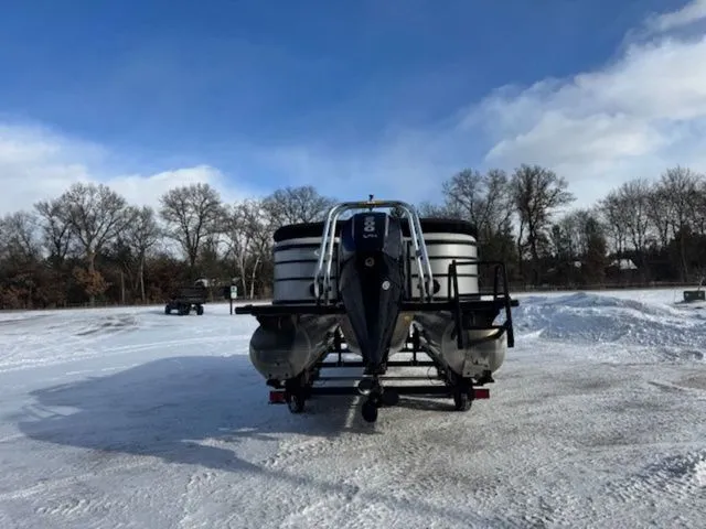 Slide: The Image of Bentley Pontoons Legacy 223 Navigator 2023 - 6