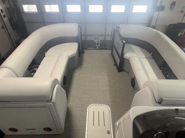 Slide: The Image of Bentley Pontoons Legacy 223 Navigator 2023 - 9