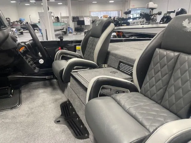 Slide: The Image of Phoenix Bass Boat 721 ZXL 2026 - 5