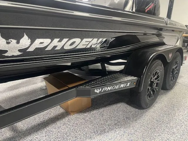 Slide: The Image of Phoenix Bass Boat 721 ZXL 2026 - 6