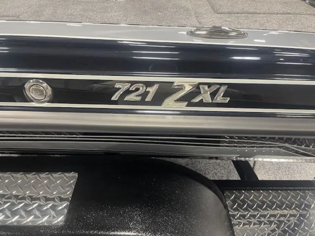 Slide: The Image of Phoenix Bass Boat 721 ZXL 2026 - 8