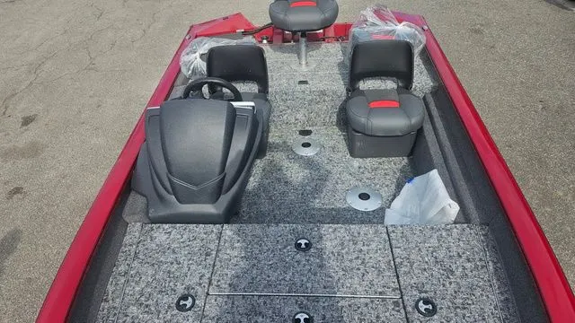 Slide: The Image of Tracker TRACKER PRO TEAM 175 W/75HP 2025 - 16