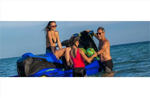 Slide: The Image of Yamaha VX1900-A LIMITED CRUSIER HO 2024 - 10