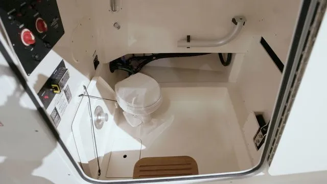 Slide: The Image of Boston Whaler 290 Outrage 2027 - 18