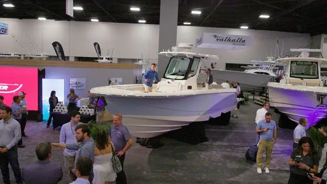 Slide: The Image of Boston Whaler 290 Outrage 2027 - 6
