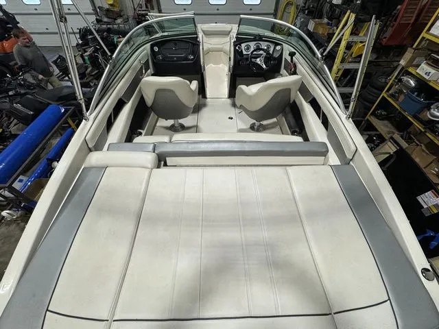 Slide: The Image of Sea Ray 210 2010 - 10