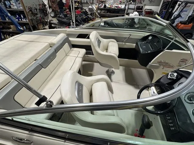 Slide: The Image of Sea Ray 210 2010 - 11