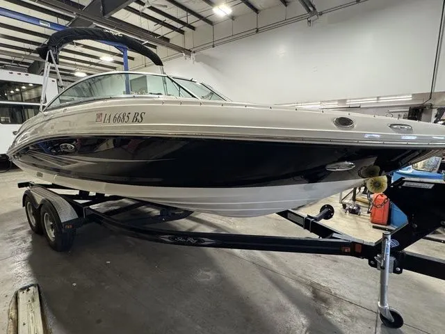 Slide: The Image of Sea Ray 210 2010 - 2