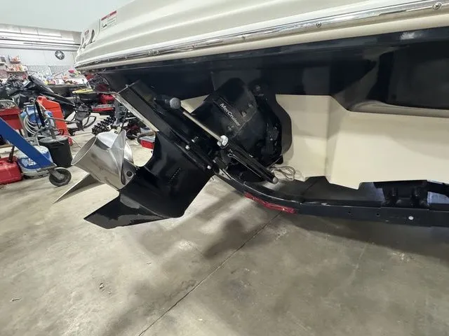 Slide: The Image of Sea Ray 210 2010 - 6