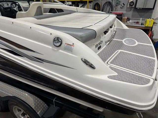 Slide: The Image of Sea Ray 210 2010 - 8