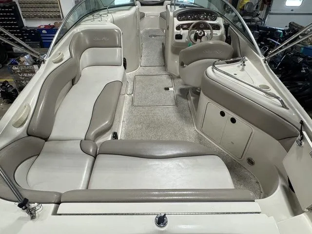 Slide: The Image of Sea Ray 240 Sundeck 2002 - 10
