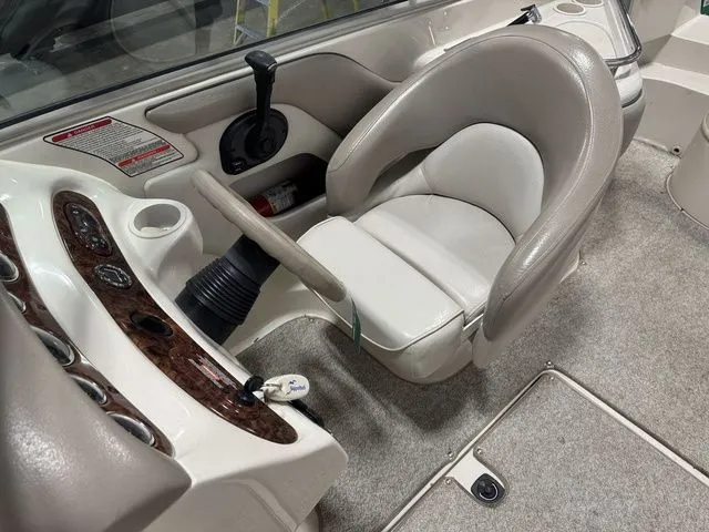 Slide: The Image of Sea Ray 240 Sundeck 2002 - 14