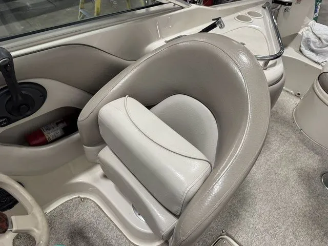 Slide: The Image of Sea Ray 240 Sundeck 2002 - 15