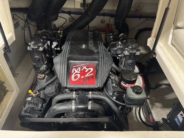 Slide: The Image of Sea Ray 240 Sundeck 2002 - 6