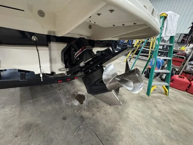 Slide: The Image of Sea Ray 240 Sundeck 2002 - 7