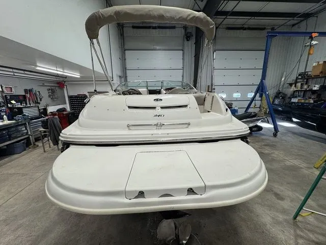 Slide: The Image of Sea Ray 240 Sundeck 2002 - 8