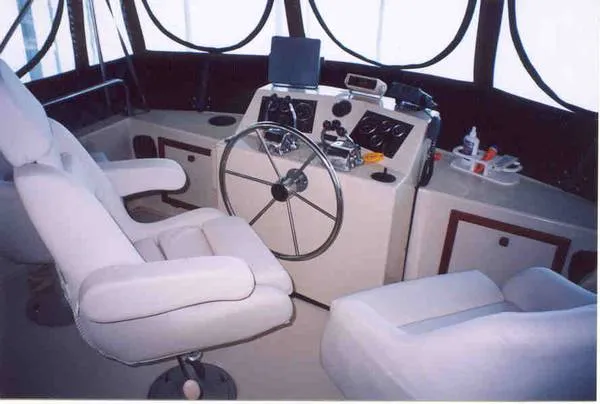 Slide: The Image of Harbor Master 520 Coastal Cruiser 1989 - 5