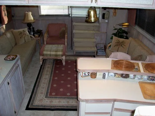 Slide: The Image of Harbor Master 520 Coastal Cruiser 1989 - 9
