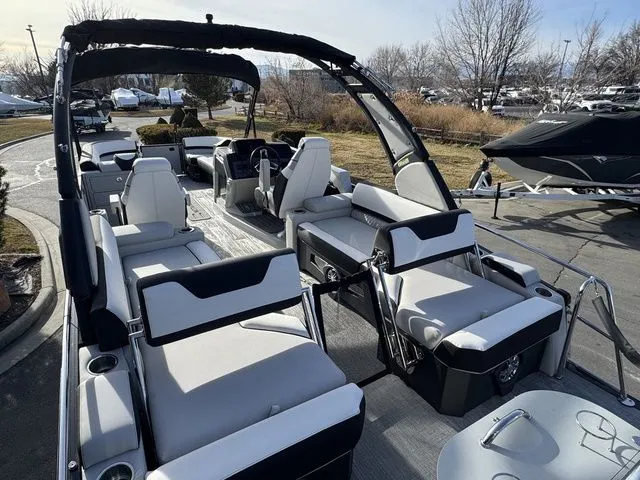 Slide: The Image of Avalon Catalina Quad Lounger Shift 27 FT 2026 - 14