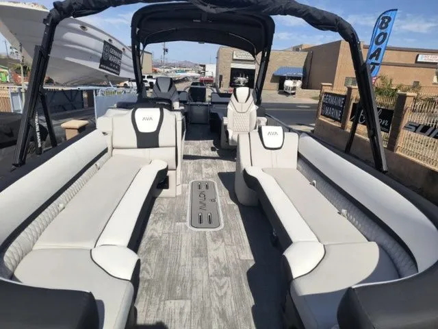 Slide: The Image of Avalon Catalina Quad Lounger Shift 27 FT 2026 - 22