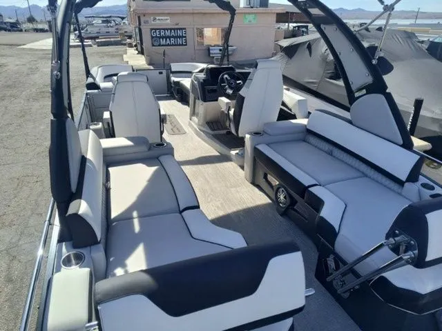 Slide: The Image of Avalon Catalina Quad Lounger Shift 27 FT 2026 - 26