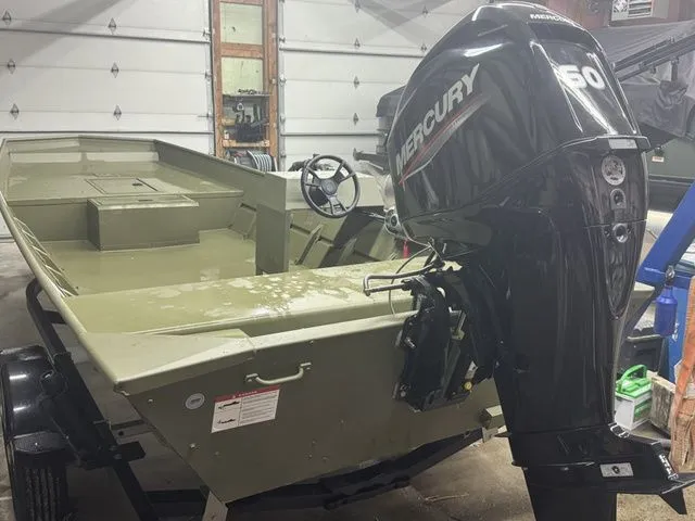 Slide: The Image of Lowe 1852 MT Jon W/ Factory Console Package 2026 - 12