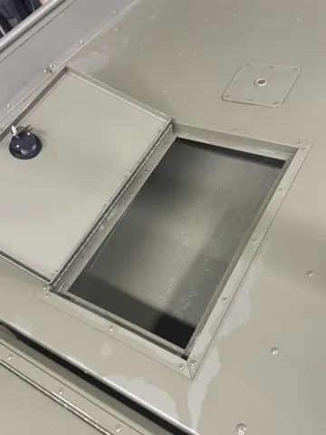 Slide: The Image of Lowe 1852 MT Jon W/ Factory Console Package 2026 - 16