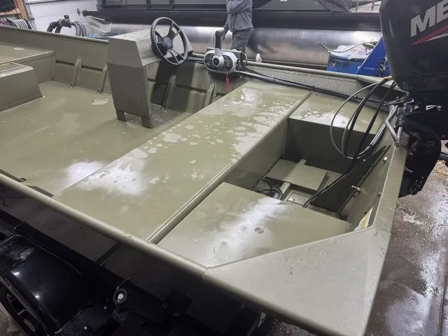 Slide: The Image of Lowe 1852 MT Jon W/ Factory Console Package 2026 - 5