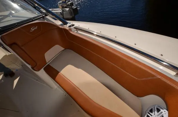 Slide: The Image of Scout 275 Dorado 2018 - 8