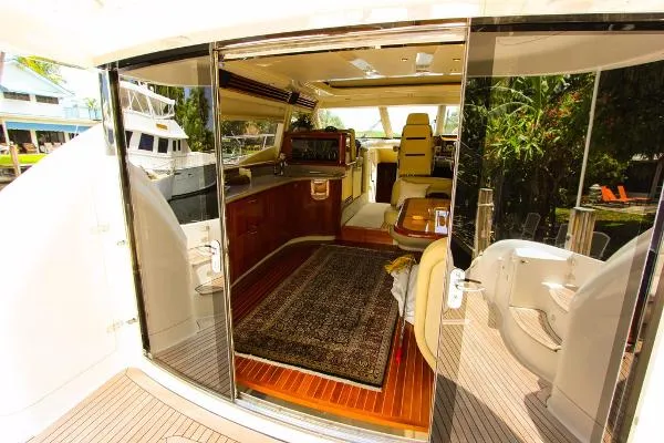 Slide: The Image of Sea Ray 680 Sun Sport 2004 - 2