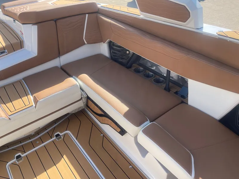 Slide: The Image of Nautique G23 2026 - 15