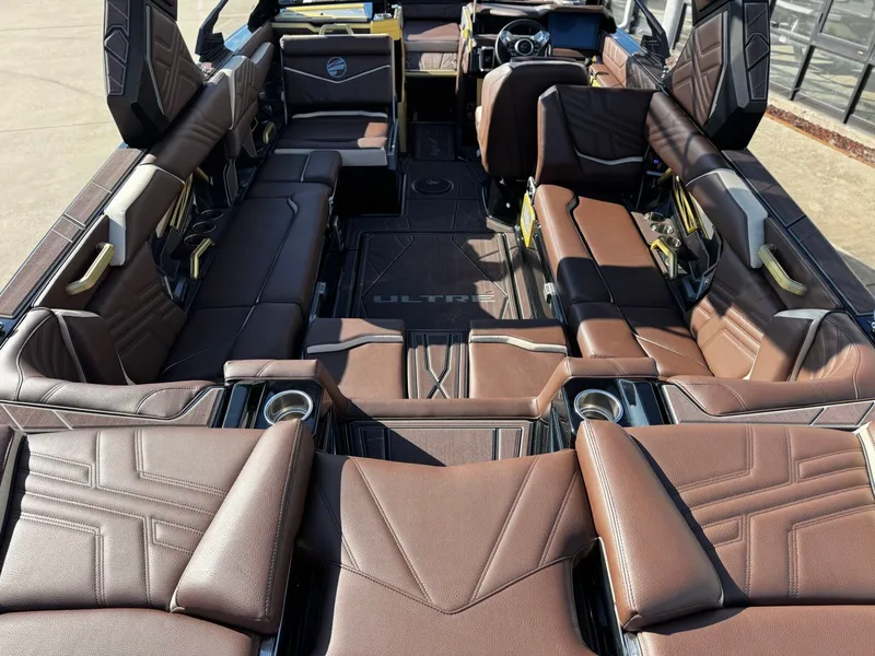 Slide: The Image of Tigé Ultré 25ZX 2026 - 14