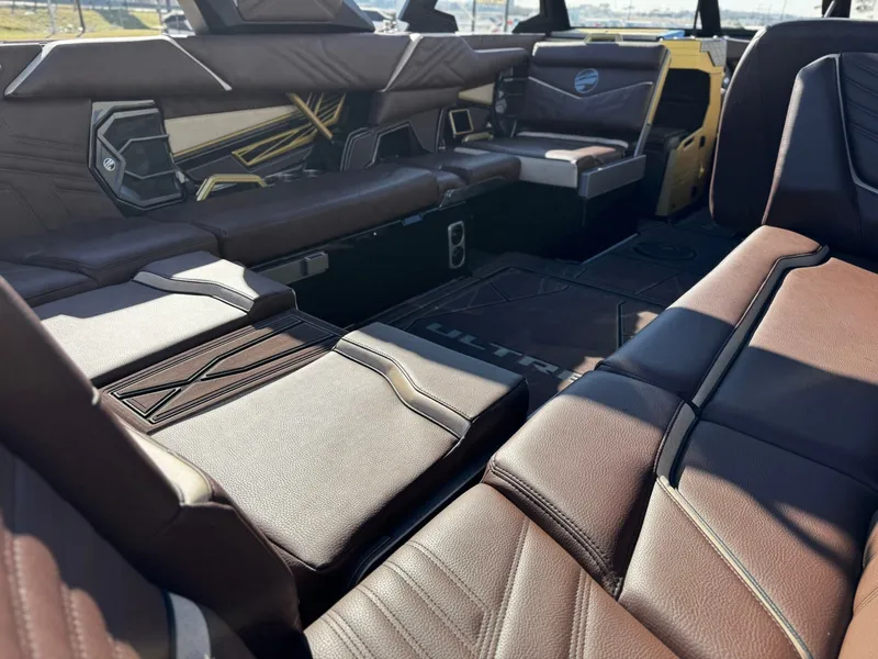 Slide: The Image of Tigé Ultré 25ZX 2026 - 17