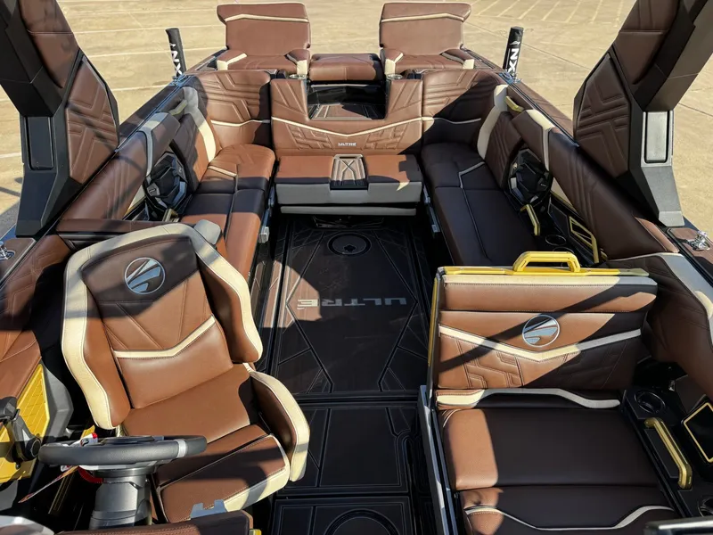 Slide: The Image of Tigé Ultré 25ZX 2026 - 30